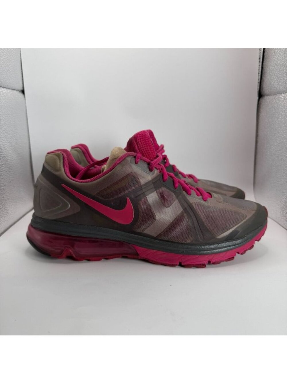 Nike Air Max Excellerate Womens Running Shoes Size 8 Gray & Pink Gym Training